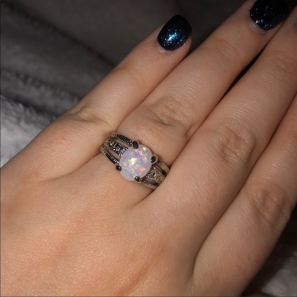 Sterling Silver Opal Ring - Picture 2 of 7